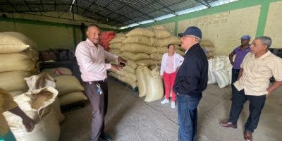 Danilo visita productores de café y aguacate en San Cristóbal