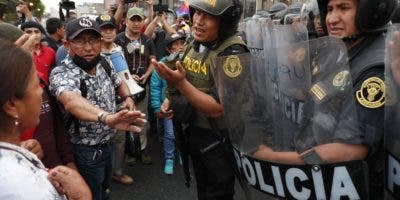 Sube a 12 el número de muertos en un día en las protestas del sur de Perú