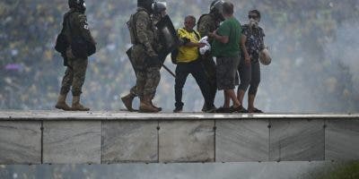 Suben a “casi 200” los bolsonaristas detenidos por intento de golpe de Estado