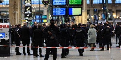 Ataque en estación de tren de París deja varios heridos