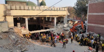 Pakistán: 34 muertos y 150 heridos en ataque a una mezquita