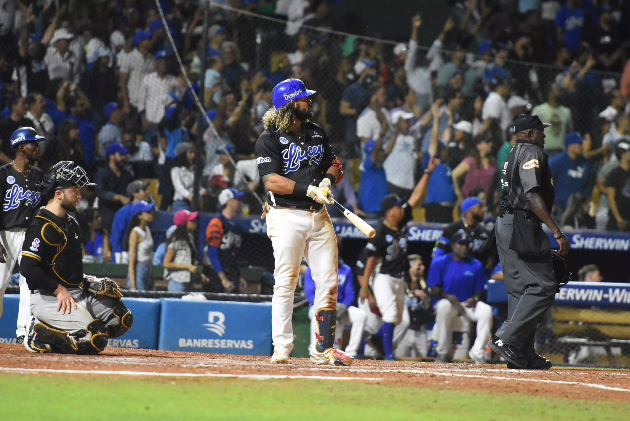 Bonifacio y Alfaro acercan al Licey a la final; vencen 12-5 a las Águilas