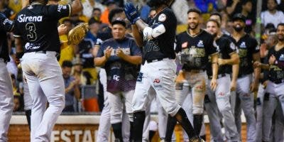 Yamaico Navarro remolca cuatro en victoria de Gigantes frente Águilas