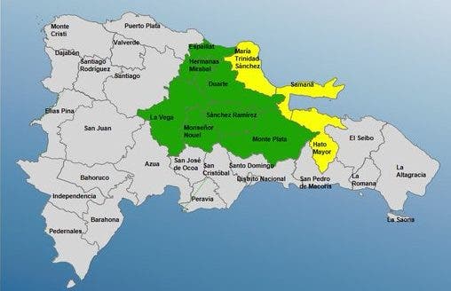 COE mantiene 10 provincias en alerta por incidencia de vaguada