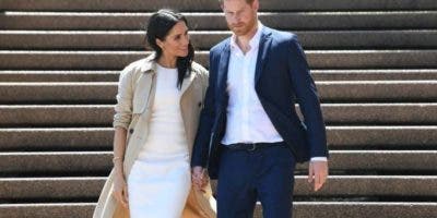 Príncipe Enrique acusa a realeza de causar angustia a Meghan