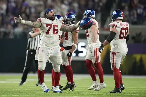 Gigantes vencen a Vikingos para su primera victoria en playoffs en 11 años; Los Bills superan a Dolphins