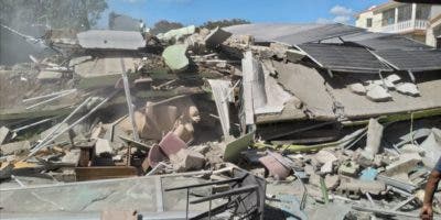 En imágenes: Derrumbe de mueblería en La Vega