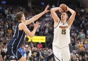 Nuggets superan al Magic en gran noche de Nikola Jokic