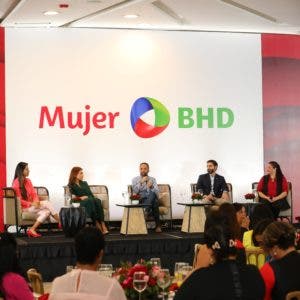 BHD realiza panel para impulsar negocio digital de emprendedoras