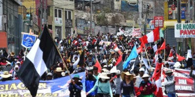Cuatro haitianos fallecen en el sur de Perú debido a bloqueos por protestas