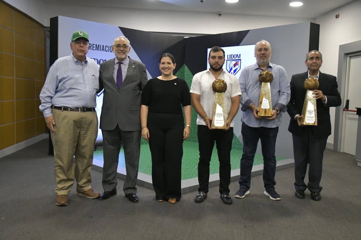 LIDOM entrega Copa Regionales a Estrellas, Licey y Águilas