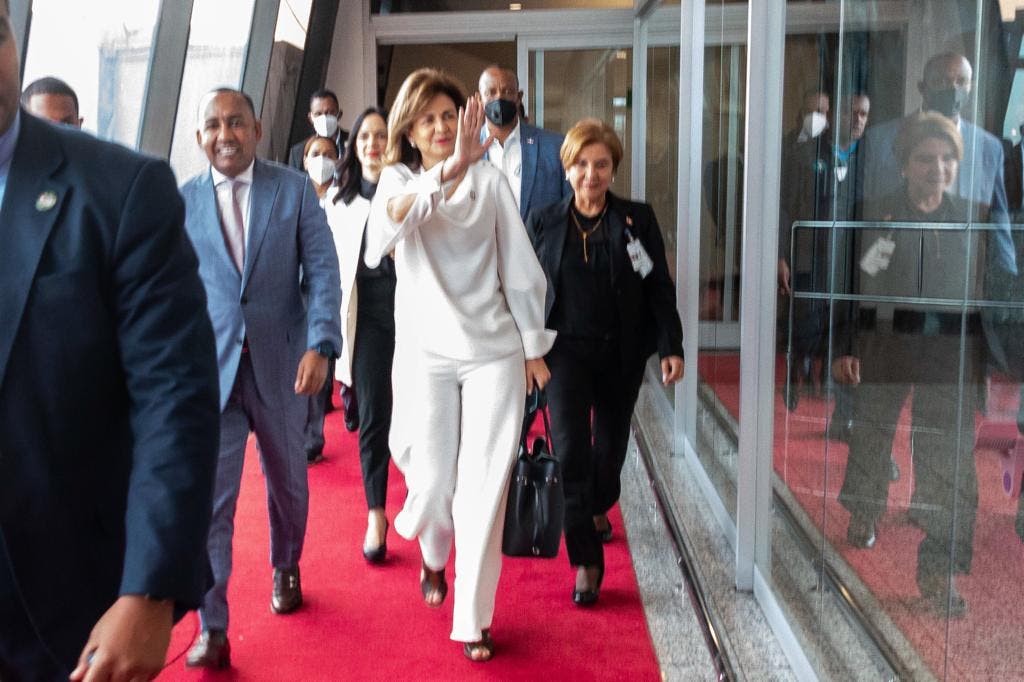 Vicepresidenta Raquel Peña viajará este viernes a Suiza; participará en Foro Económico Mundial y FITUR 2023