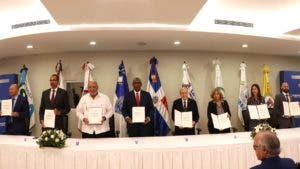 Universidades acuerdan investigación y manejo del sargazo en República Dominicana