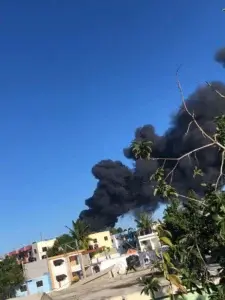 Se registra incendio en depósito de gomas en El Almirante