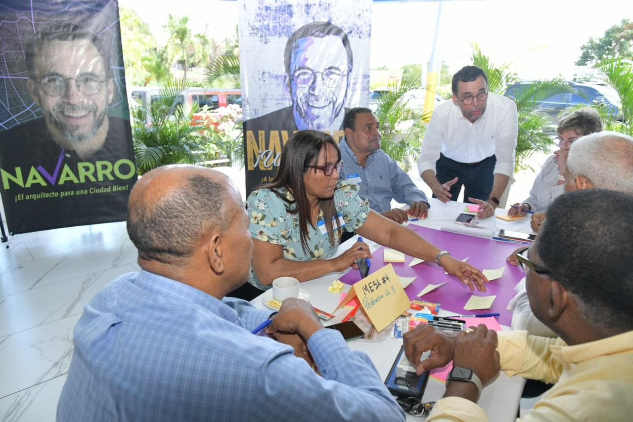 Andrés Navarro reúne dirigencia del PLD y trazan plan de trabajo