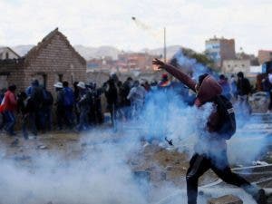 Mueren 17 manifestantes en la jornada más sangrienta de protestas en Perú