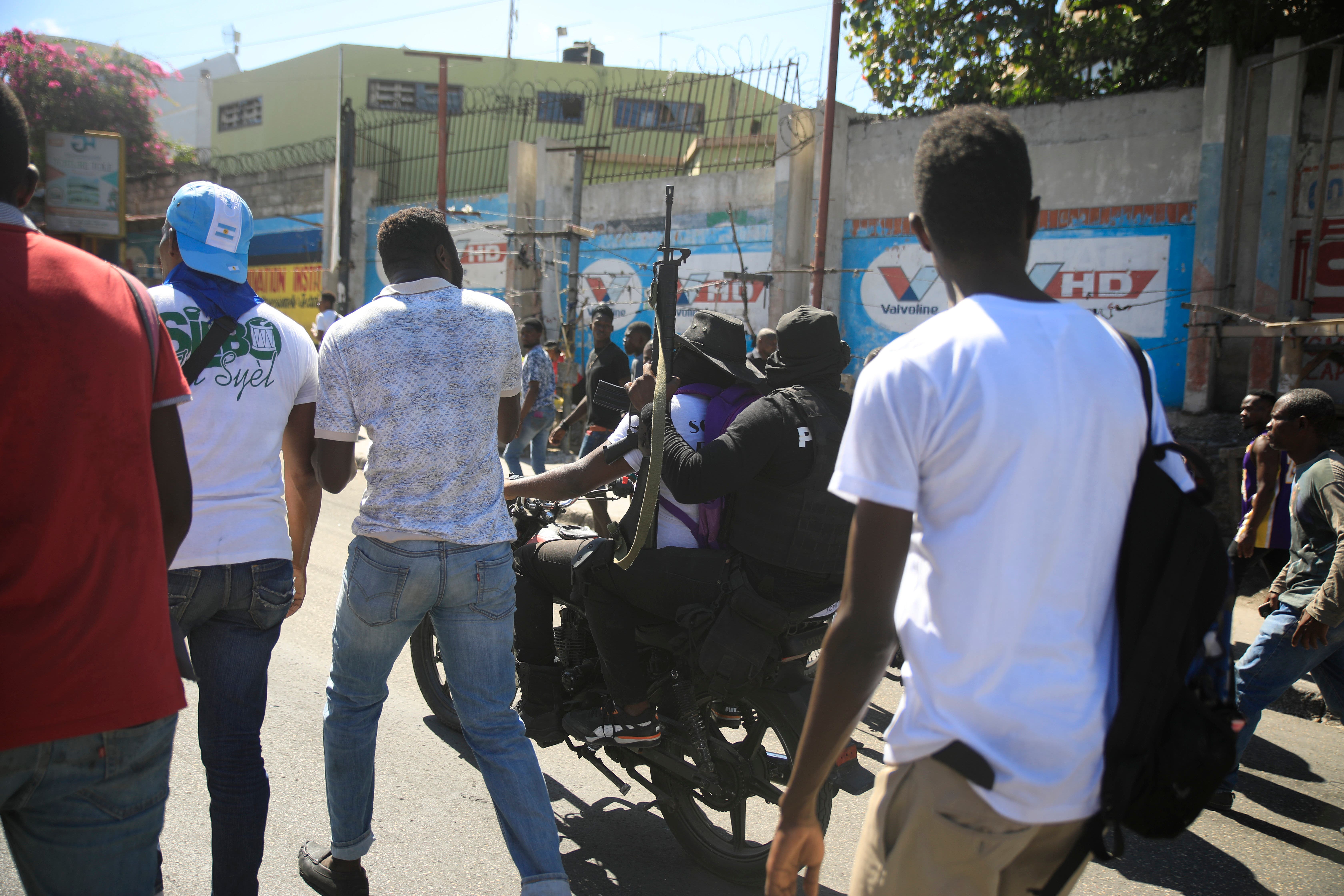 Embajadas en Haití cierran sus puertas y piden limitar los desplazamientos