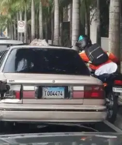 Policía Nacional apresa hombre fue captado en video despojando a ciudadano de su celular