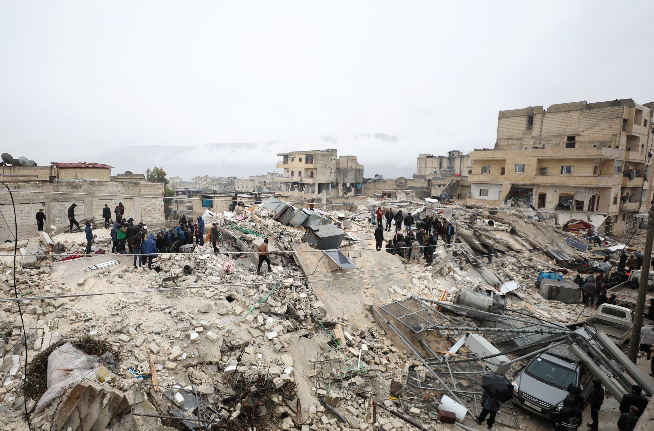 Más de 5,000 muertos en Turquía y Siria por  devastadores terremotos