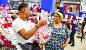 Los comercios se encuentran listos para San Valentín