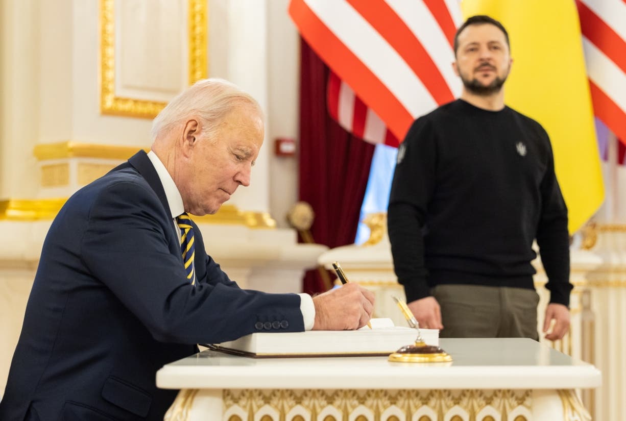 Joe Biden visita Ucrania y declara que Kiev resiste