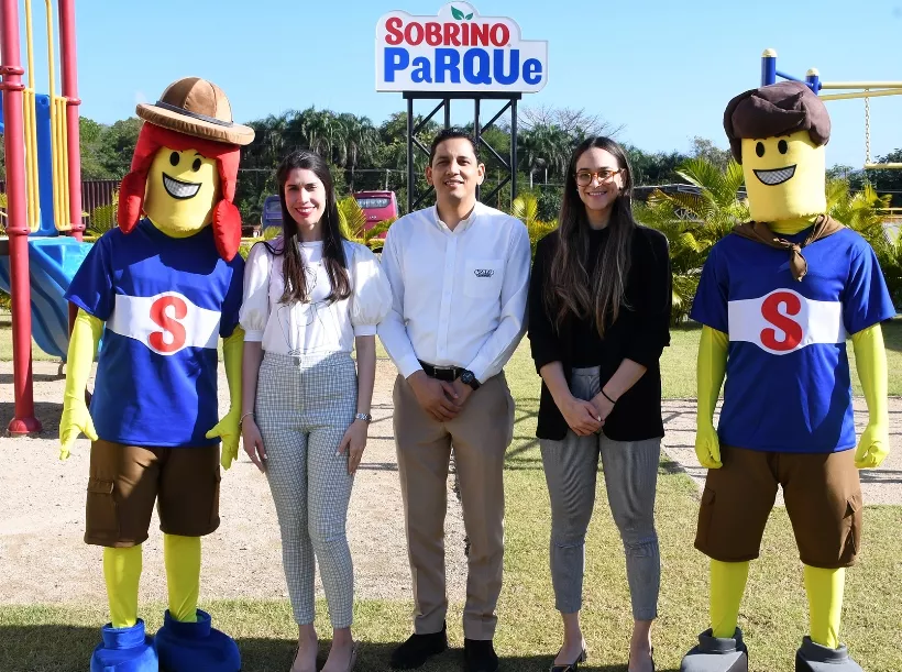 Marcelle García, Carlos Vélez y Felisa Vázquez.