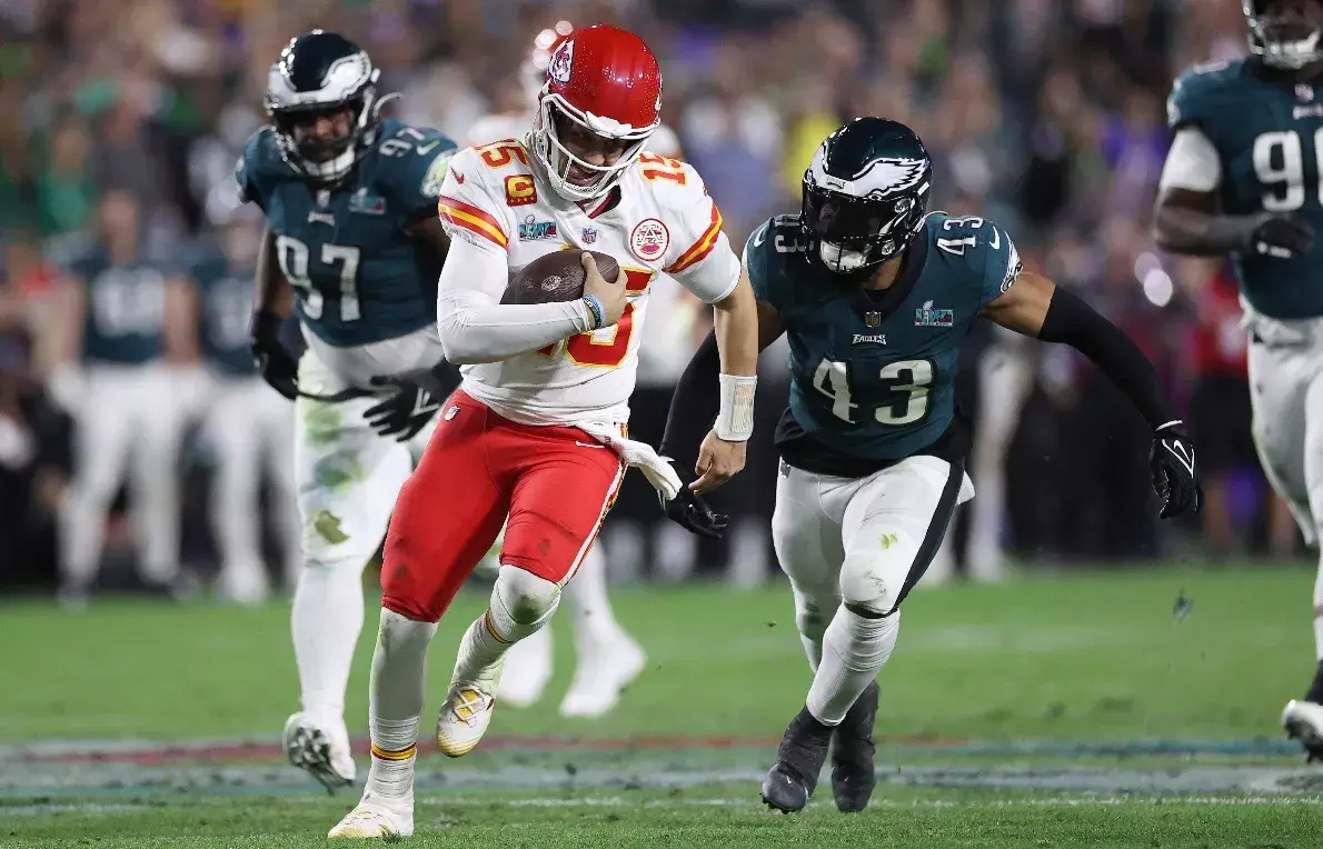 Hurts y los Eagles no pudieron con Chiefs