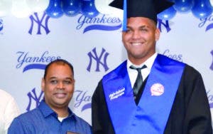 Academia Yankees gradúa 44 peloteros