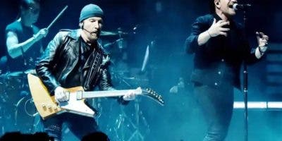 Banda de rock U2 regresa a escena sin un integrante