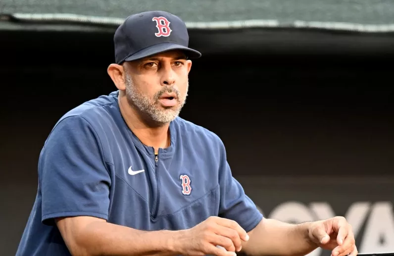 Alex Cora dice que volverá con los Medias Rojas en 2024, ¿Pero en qué rol?