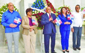 Infotep deposita ofrenda floral en  Altar de la Patria