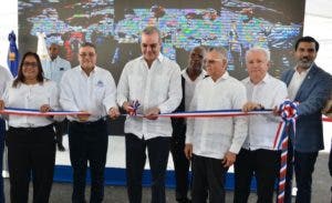 Gobierno entrega  complejo en SDE