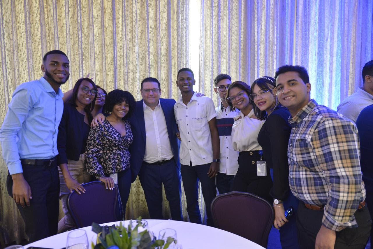 Aduanas celebra “Día nacional de la juventud” con encuentro de egresados de “pasantía”