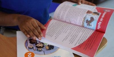 Asociación de Industrias Editoriales dice Educación no ha reconocido magnitud de faltas en libros de textos