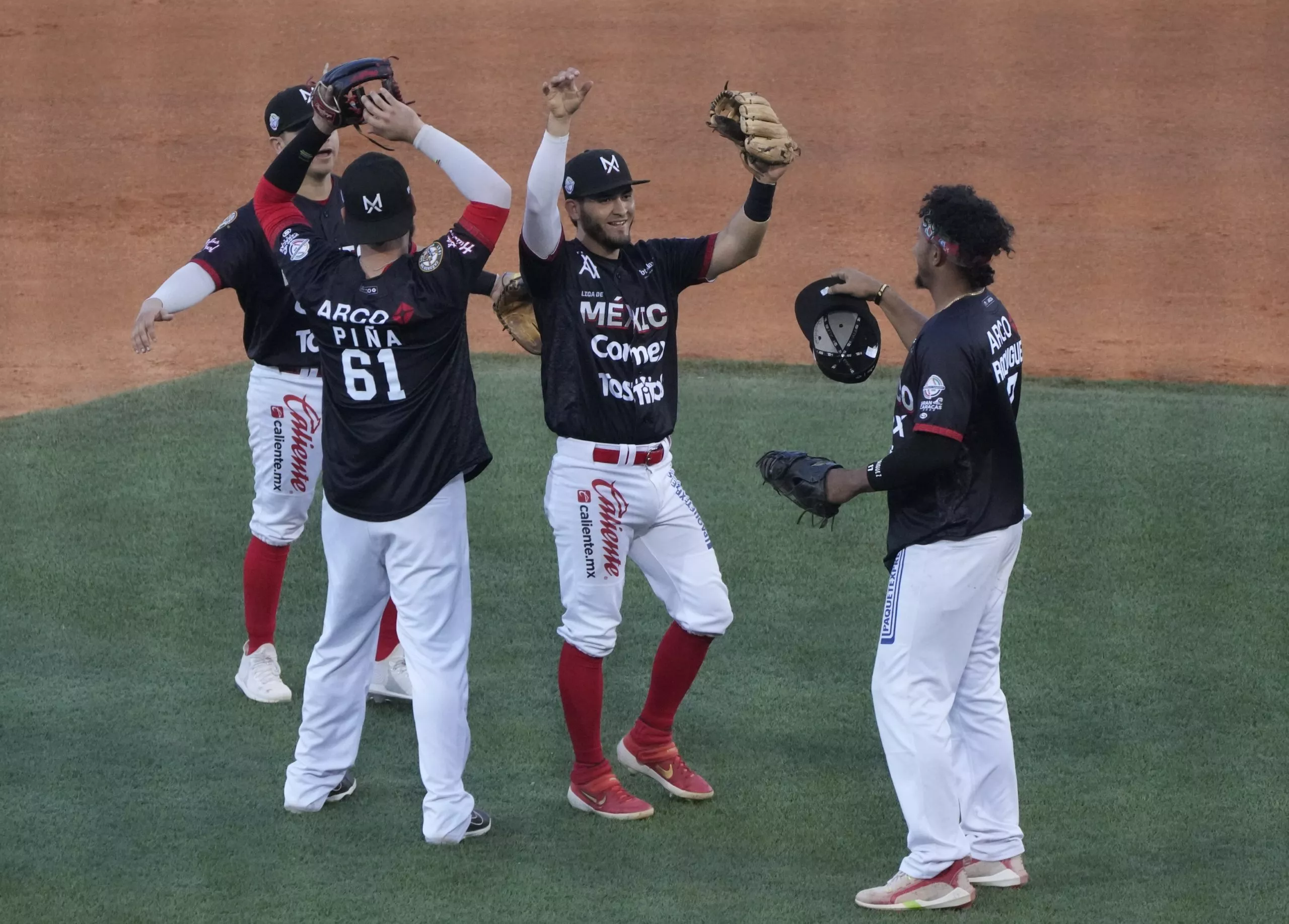 México avanza a semifinales en la Serie del Caribe