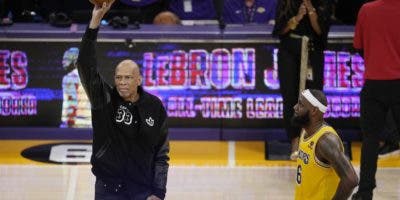 Abdul-Jabbar- “LeBron tiene esa esencia indefinible que llamamos liderazgo»