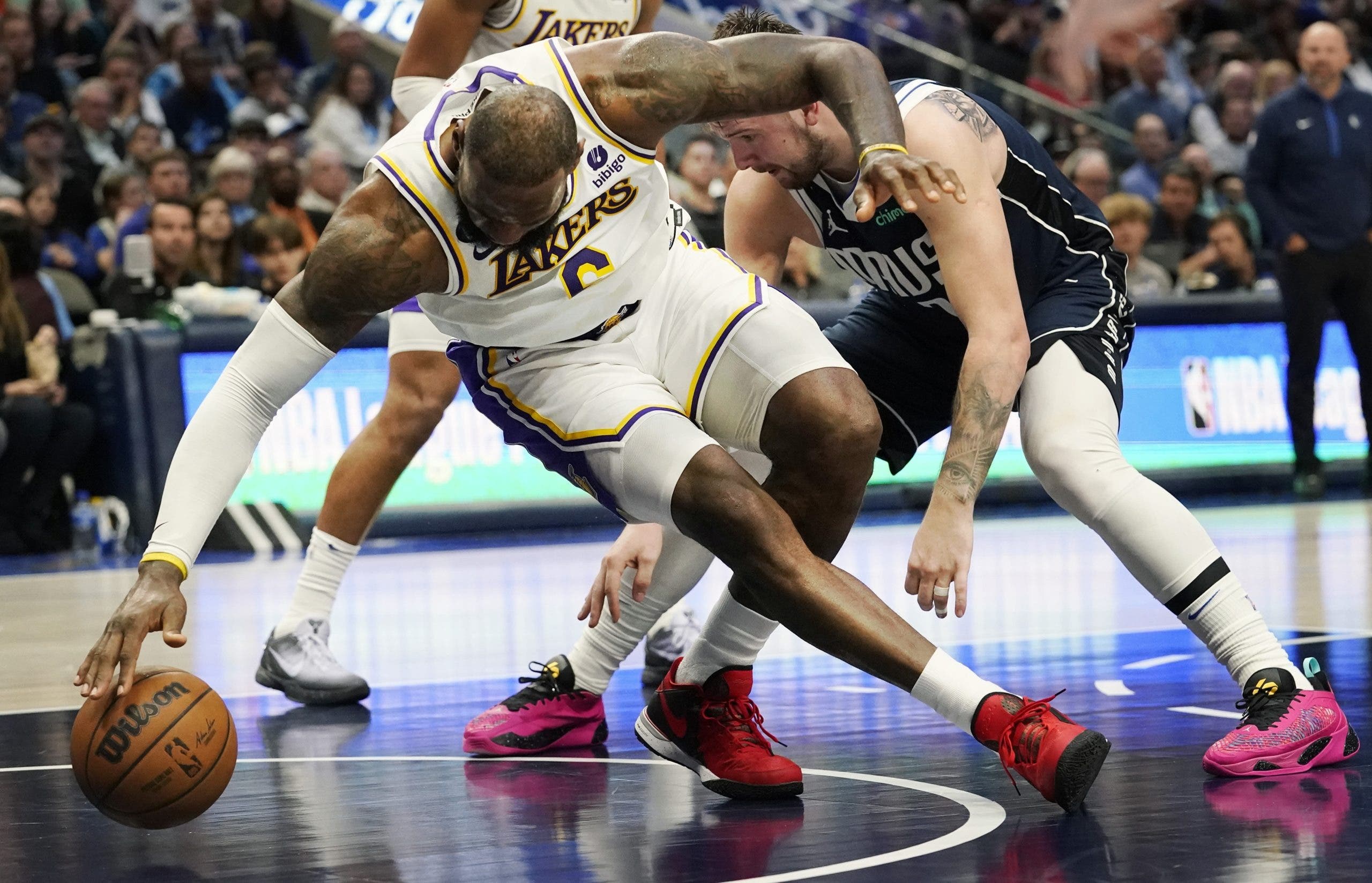 LeBron se pierde duelo con Grizzlies y se teme larga baja por lesión de pie