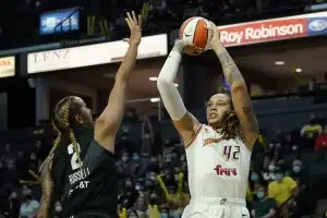 Brittney Griner vuelve a firmar con Phoenix Mercury