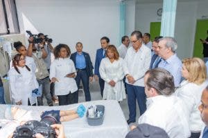 UCE inaugura centro de simulación de salud