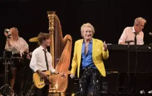 Rod Stewart, elegante y puntual en su concierto de anoche en Chavón