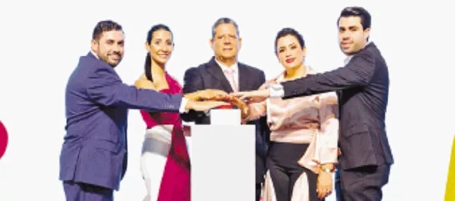Emil Pappaterra, Gabriella Pappaterra, Alberto Pappaterra, Ruth Almonte de Pappaterra y Eduardo Pappaterra.