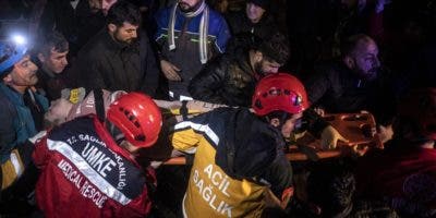 Al menos 568 muertos en un terremoto en Turquía y Siria