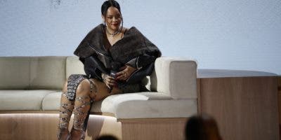 Rihanna promete espectáculo de Super Bowl lleno de música