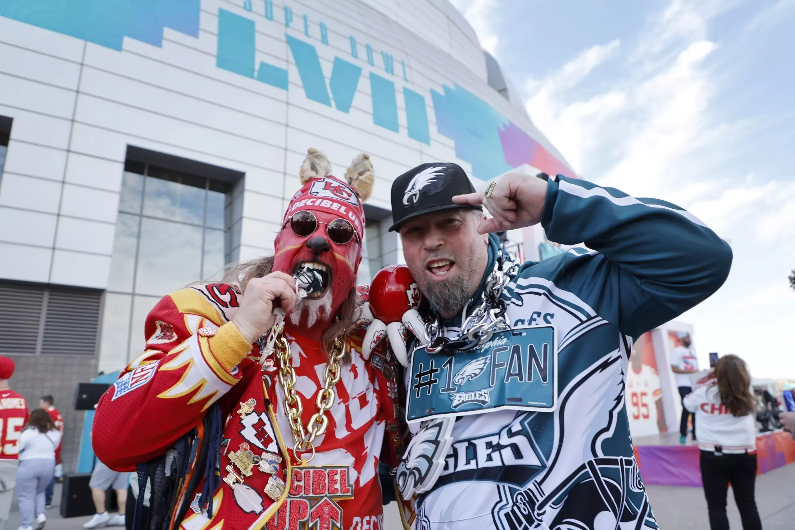 Los fans de Eagles y Chiefs ‘calientan’ la previa del Super Bowl