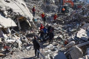 Armenia y Turquía abren frontera tras 30 años para enviar ayuda de terremoto