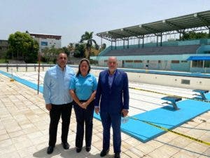 Gobierno entrega más de 25 millones para reparar piscina de Santiago