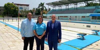 Gobierno entrega más de 25 millones para reparar piscina de Santiago