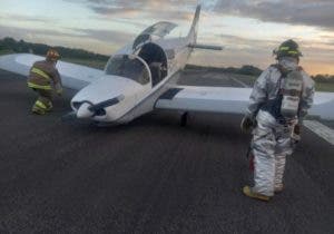 Avión privado se descarrila de la pista en Aeropuerto Internacional de la Isabela