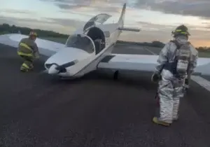 Avión privado se descarrila de la pista en Aeropuerto Internacional de la Isabela