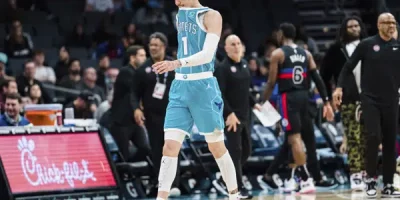 LaMelo Ball se rompe el tobillo, el último revés en una temporada difícil